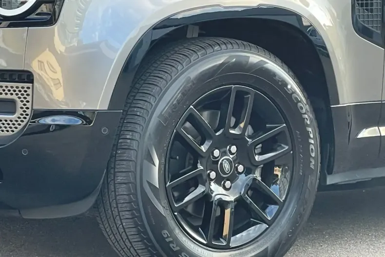 Land Rover Defender din 2023 cu 22.500 km - oferta LAN124540 - foto 16