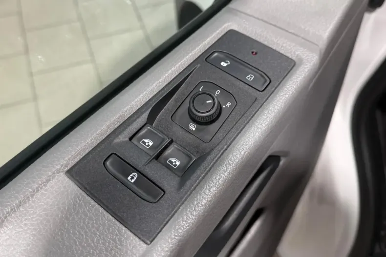 Volkswagen T6 Transporter din 2023 cu 15.700 km - oferta VOL124554 - foto 15