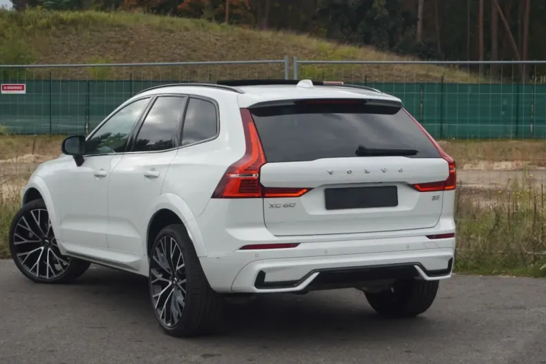 Volvo XC60 din 2022 cu 19.928 km - oferta VOL124558 - foto 3