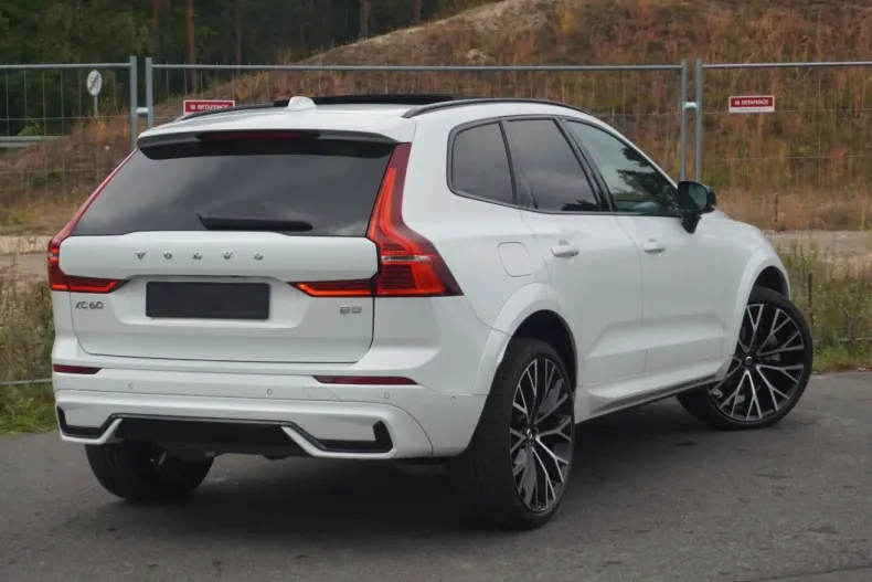 Volvo XC60 din 2022 cu 19.928 km - oferta VOL124558 - foto 6