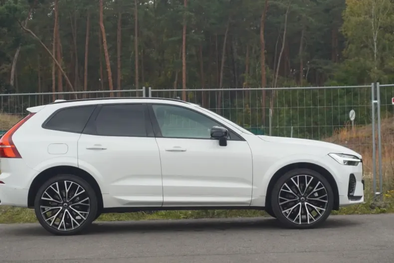 Volvo XC60 din 2022 cu 19.928 km - oferta VOL124558 - foto 7