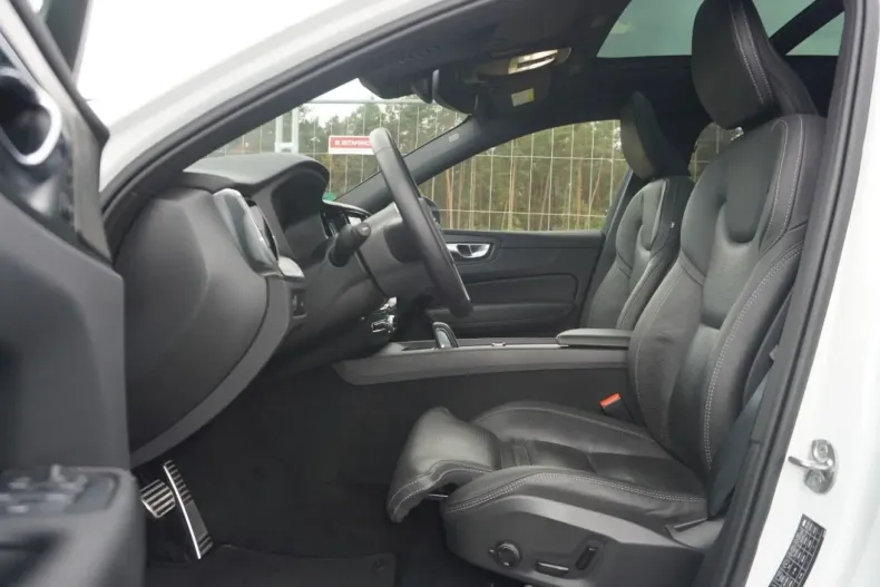 Volvo XC60 din 2022 cu 19.928 km - oferta VOL124558 - foto 13