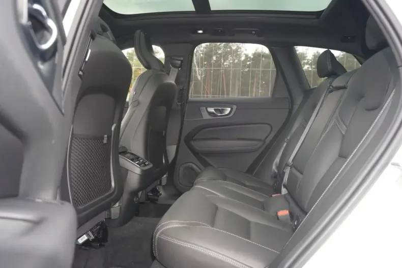 Volvo XC60 din 2022 cu 19.928 km - oferta VOL124558 - foto 14