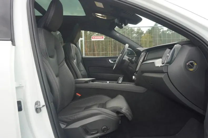 Volvo XC60 din 2022 cu 19.928 km - oferta VOL124558 - foto 15