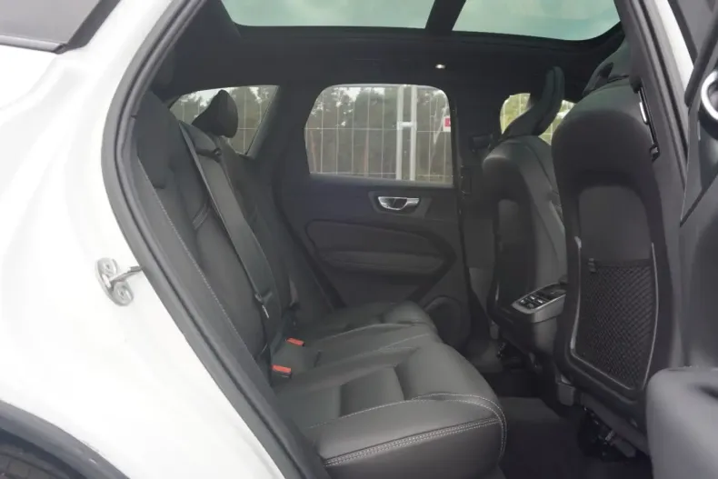 Volvo XC60 din 2022 cu 19.928 km - oferta VOL124558 - foto 16