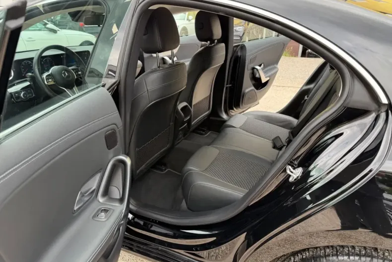 Mercedes-Benz CLA 200 din 2021 cu 74.000 km - oferta MER124559 - foto 11