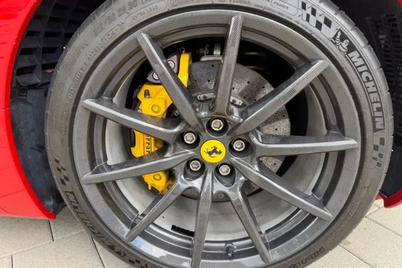 Ferrari SF90 din 2022 cu 6.500 km - oferta FER124569 - foto 6