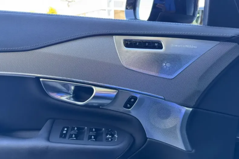 Volvo XC90 din 2022 cu 36.528 km - oferta VOL124586 - foto 12