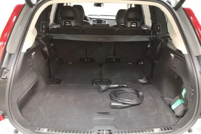 Volvo XC90 din 2024 cu 18.300 km - oferta VOL124603 - foto 3