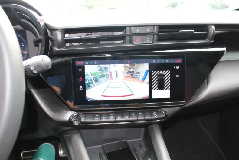 Alfa Romeo Junior din 2024 cu 4.800 km - oferta ALF124605 - foto 6