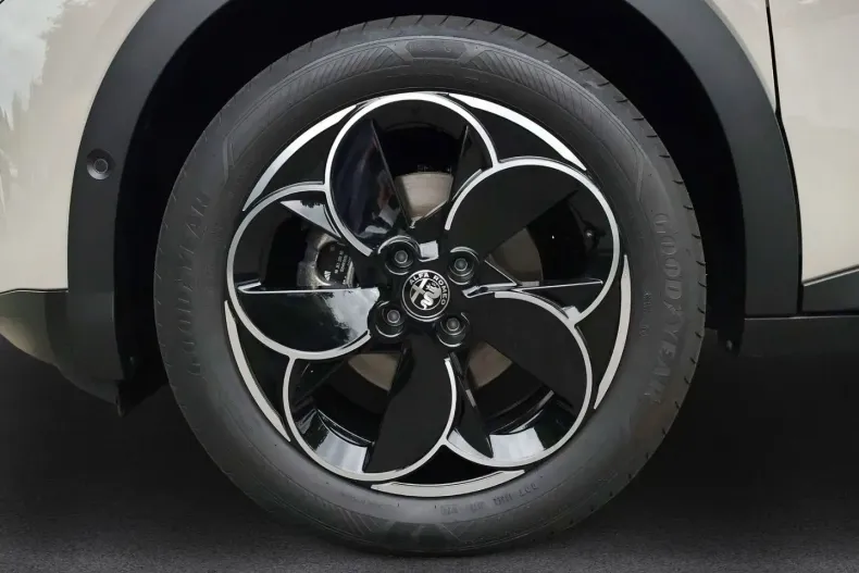 Alfa Romeo Junior din 2024 cu 1.500 km - oferta ALF124606 - foto 8