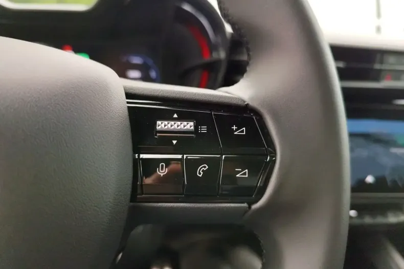 Alfa Romeo Junior din 2024 cu 1.500 km - oferta ALF124606 - foto 17