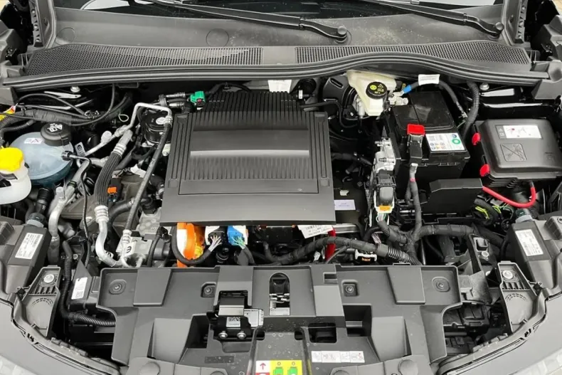 Alfa Romeo Junior din 2025 cu 6.000 km - oferta ALF124608 - foto 5