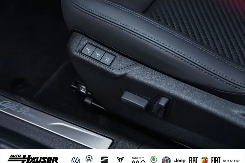 Alfa Romeo Junior din 2024 cu 9.900 km - oferta ALF124609 - foto 22