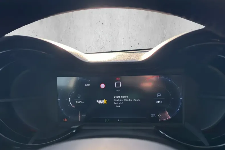 Alfa Romeo Junior din 2024 cu 15.555 km - oferta ALF124611 - foto 13