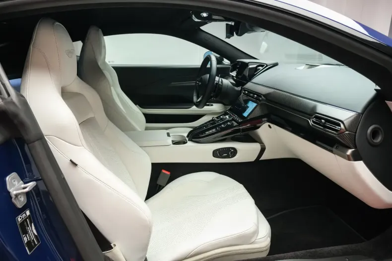 Aston Martin V8 Vantage din 2024 cu 1.329 km - oferta AST124617 - foto 9