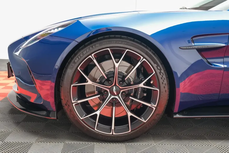 Aston Martin V8 Vantage din 2024 cu 1.329 km - oferta AST124617 - foto 21