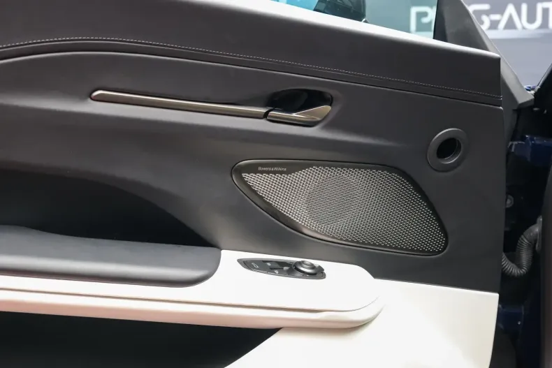 Aston Martin V8 Vantage din 2024 cu 1.329 km - oferta AST124617 - foto 28