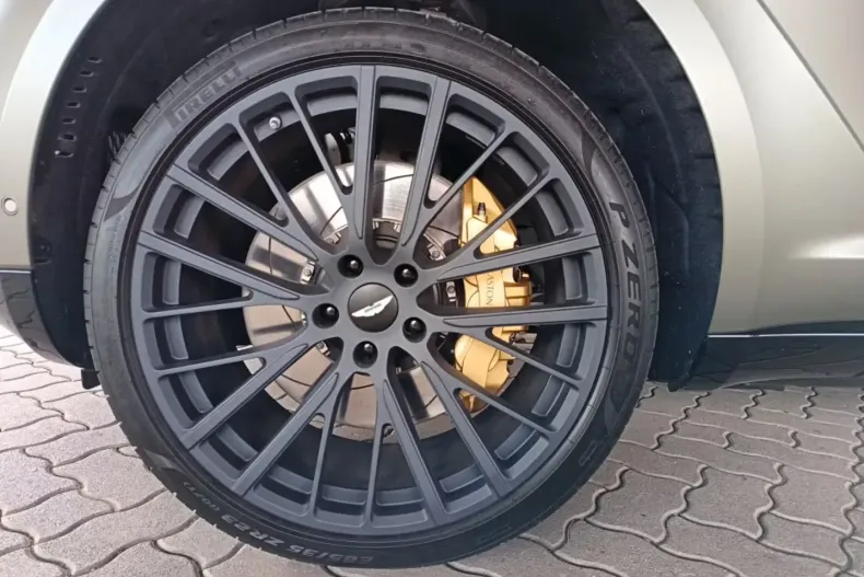 Aston Martin DBX din 2025 cu 137 km - oferta AST124623 - foto 4