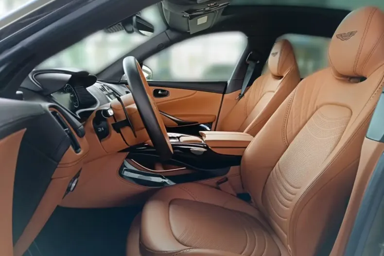 Aston Martin DBX din 2025 cu 137 km - oferta AST124623 - foto 9