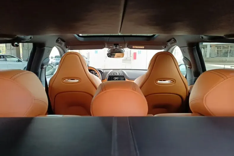 Aston Martin DBX din 2025 cu 137 km - oferta AST124623 - foto 11