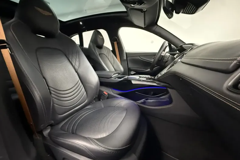 Aston Martin DBX din 2023 cu 10.750 km - oferta AST124631 - foto 11