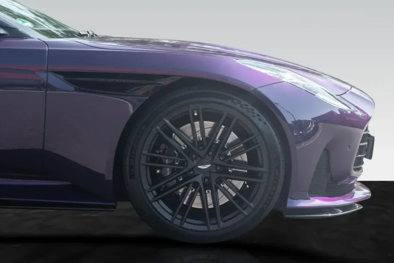 Aston Martin DB12 din 2024 cu 1.111 km - oferta AST124637 - foto 8