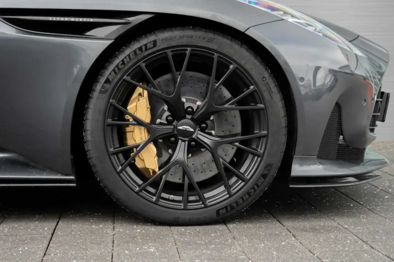 Aston Martin DB12 din 2024 cu 13.300 km - oferta AST124640 - foto 4