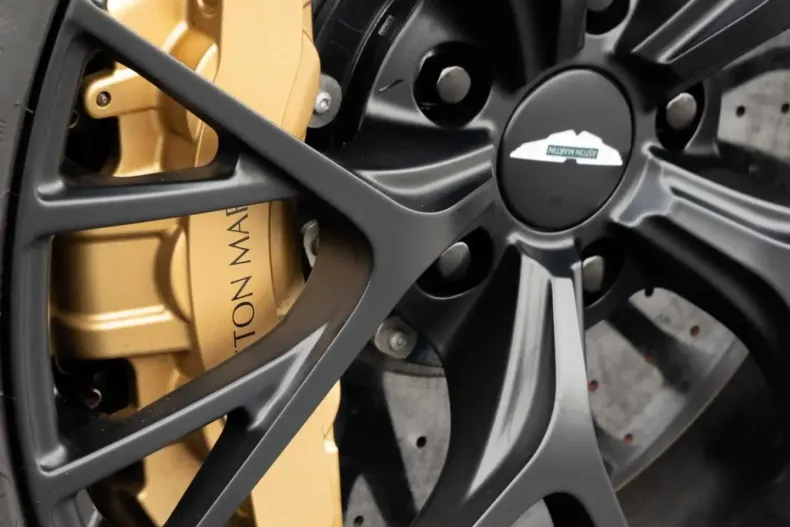 Aston Martin DB12 din 2024 cu 13.300 km - oferta AST124640 - foto 24