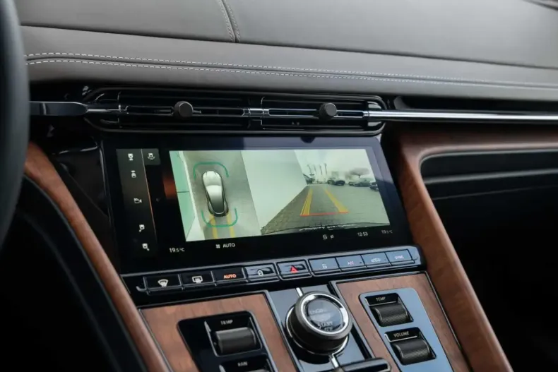 Aston Martin DB12 din 2024 cu 13.300 km - oferta AST124640 - foto 40