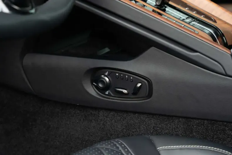 Aston Martin DB12 din 2024 cu 13.300 km - oferta AST124640 - foto 42