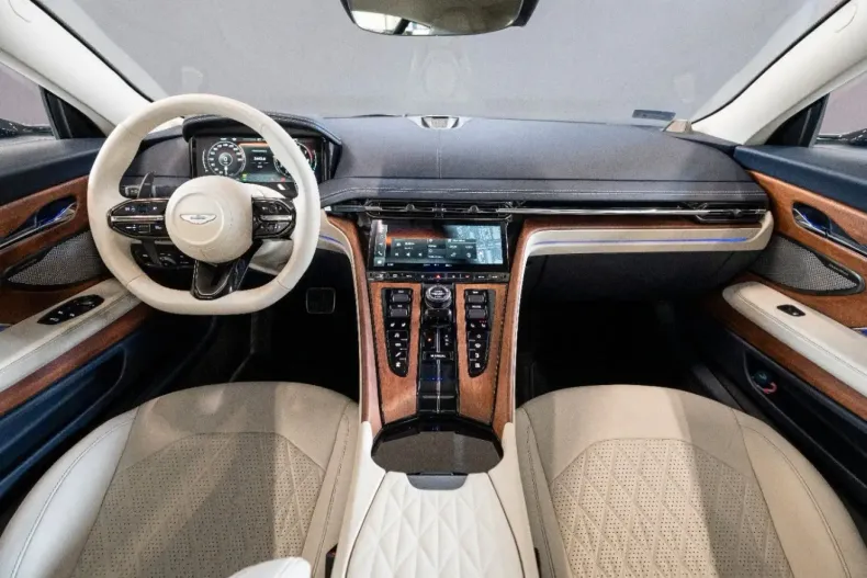 Aston Martin DB12 din 2024 cu 2.444 km - oferta AST124641 - foto 7