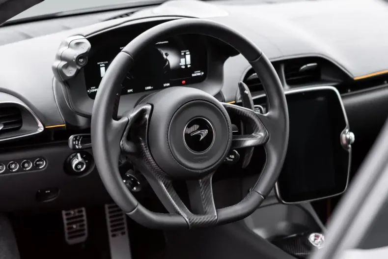 McLaren Artura din 2023 cu 1.500 km - oferta MCL124647 - foto 5