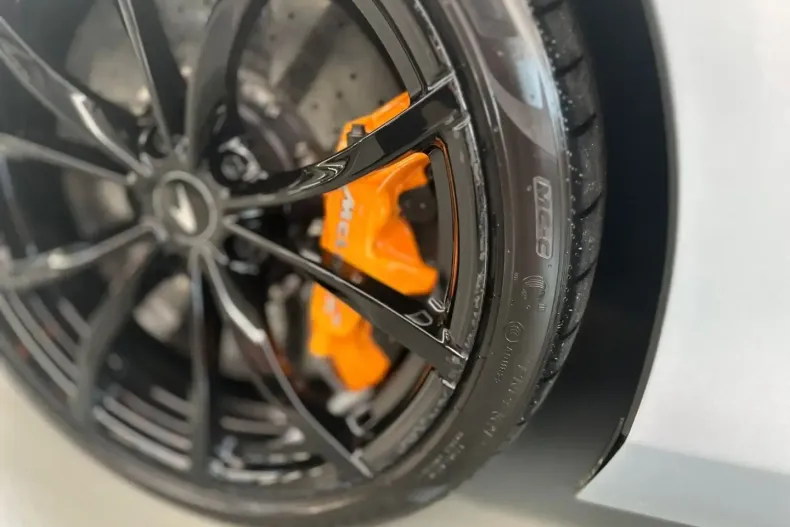 McLaren Artura din 2023 cu 13.300 km - oferta MCL124649 - foto 7