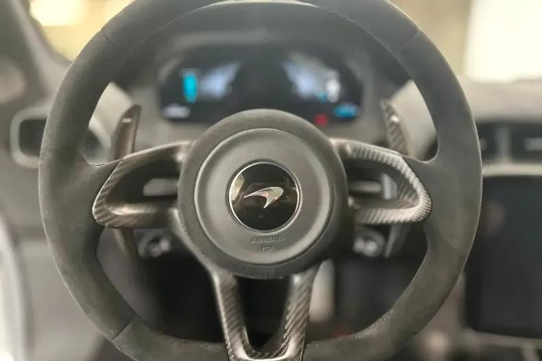 McLaren Artura din 2023 cu 13.300 km - oferta MCL124649 - foto 12