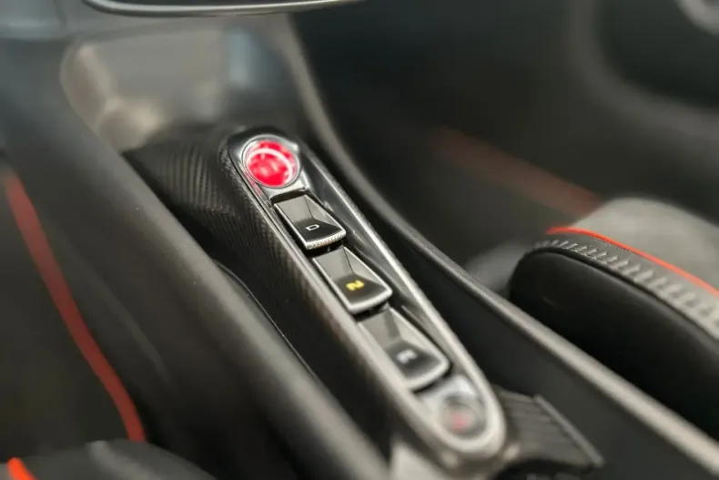 McLaren Artura din 2023 cu 13.300 km - oferta MCL124649 - foto 14