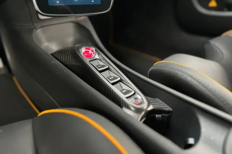 McLaren Artura din 2024 cu 7.500 km - oferta MCL124651 - foto 12