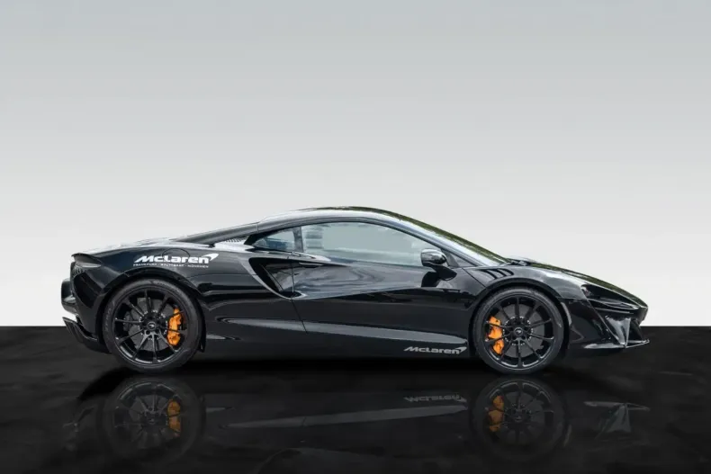 McLaren Artura din 2023 cu 6.500 km - oferta MCL124654 - foto 5