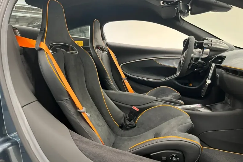 McLaren Artura din 2023 cu 3.800 km - oferta MCL124655 - foto 14