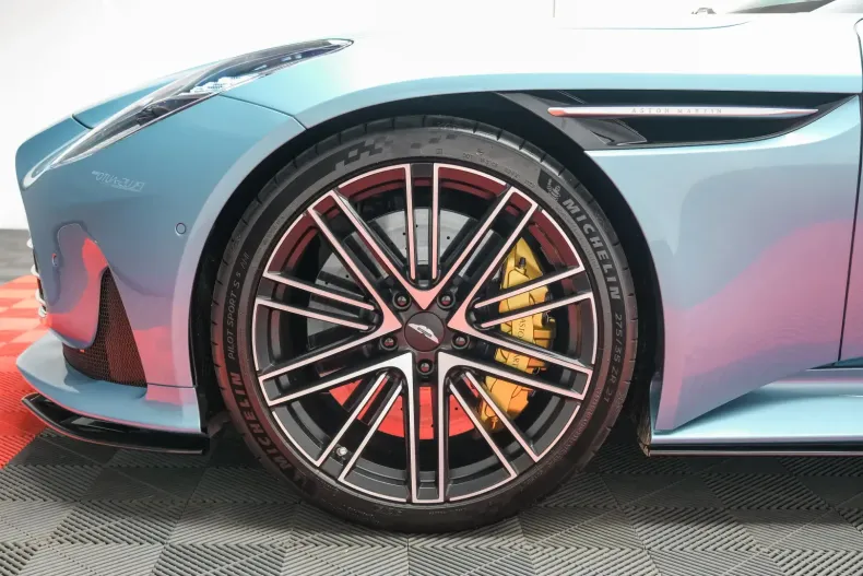 Aston Martin DB12 din 2024 cu 5.800 km - oferta AST124669 - foto 24