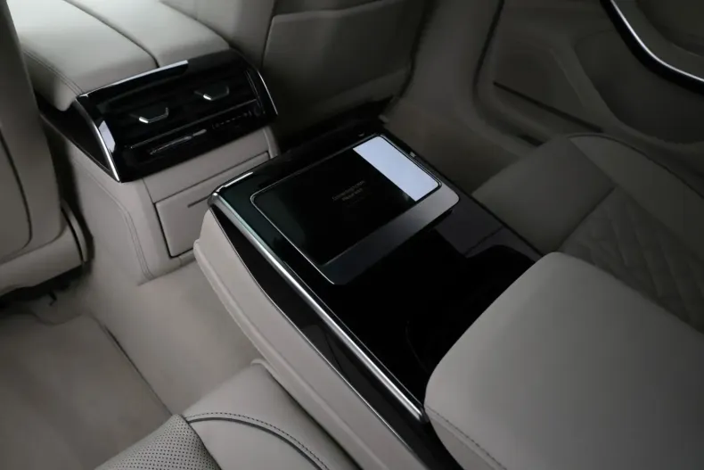 Audi A8 din 2023 cu 6.018 km - oferta AUD124679 - foto 27