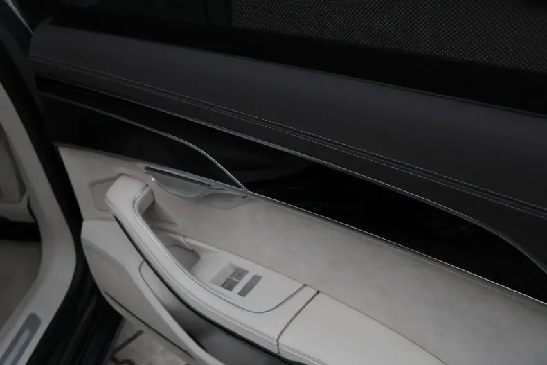 Audi A8 din 2023 cu 6.018 km - oferta AUD124679 - foto 28