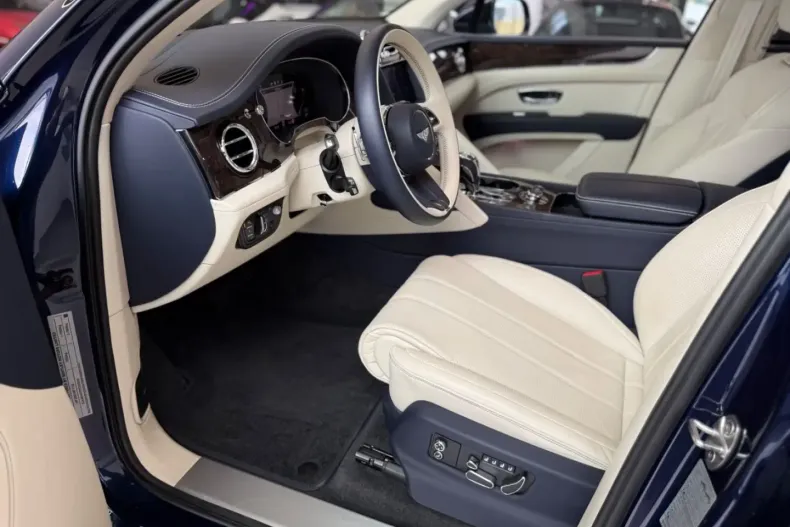 Bentley Bentayga din 2023 cu 48.913 km - oferta BEN124681 - foto 8