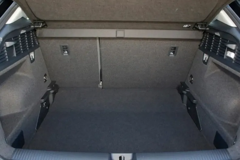 Audi Q2 din 2025 cu 5.700 km - oferta AUD124700 - foto 10