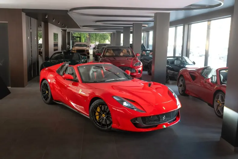 Ferrari 812 din 2022 cu 1.064 km - oferta FER124703 - foto 1