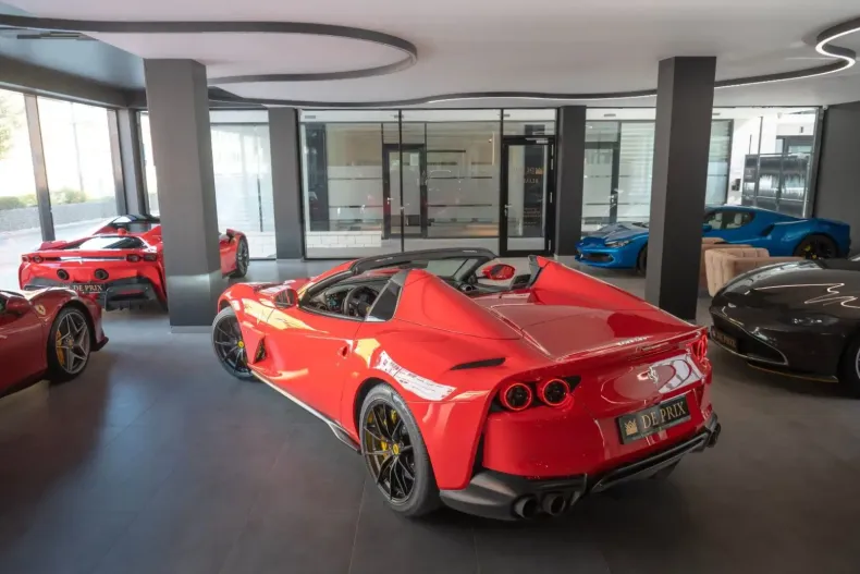 Ferrari 812 din 2022 cu 1.064 km - oferta FER124703 - foto 2