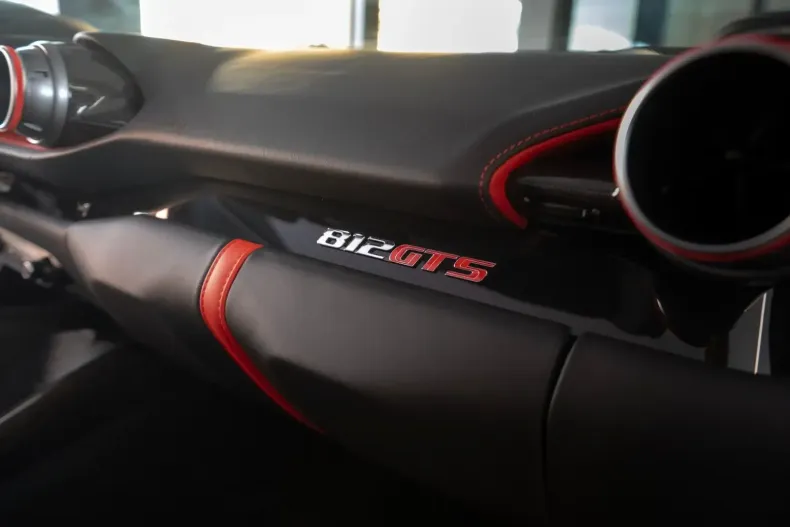 Ferrari 812 din 2022 cu 1.064 km - oferta FER124703 - foto 9