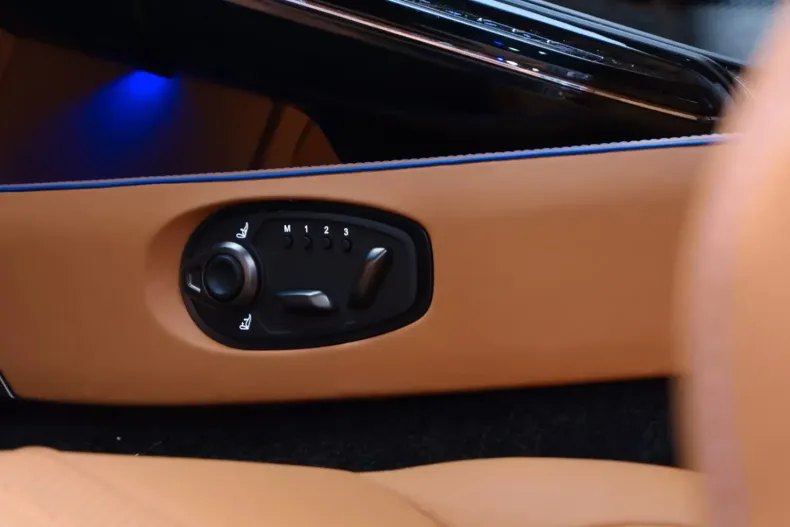 Aston Martin V8 Vantage din 2025 cu 200 km - oferta AST124743 - foto 10