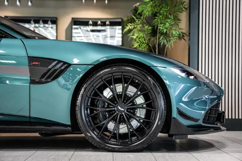 Aston Martin V8 Vantage din 2023 cu 8.618 km - oferta AST124768 - foto 6