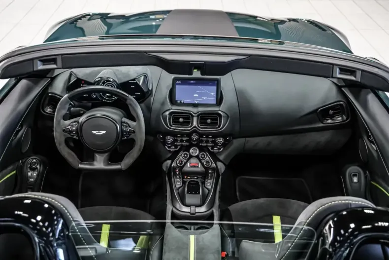 Aston Martin V8 Vantage din 2023 cu 8.618 km - oferta AST124768 - foto 10